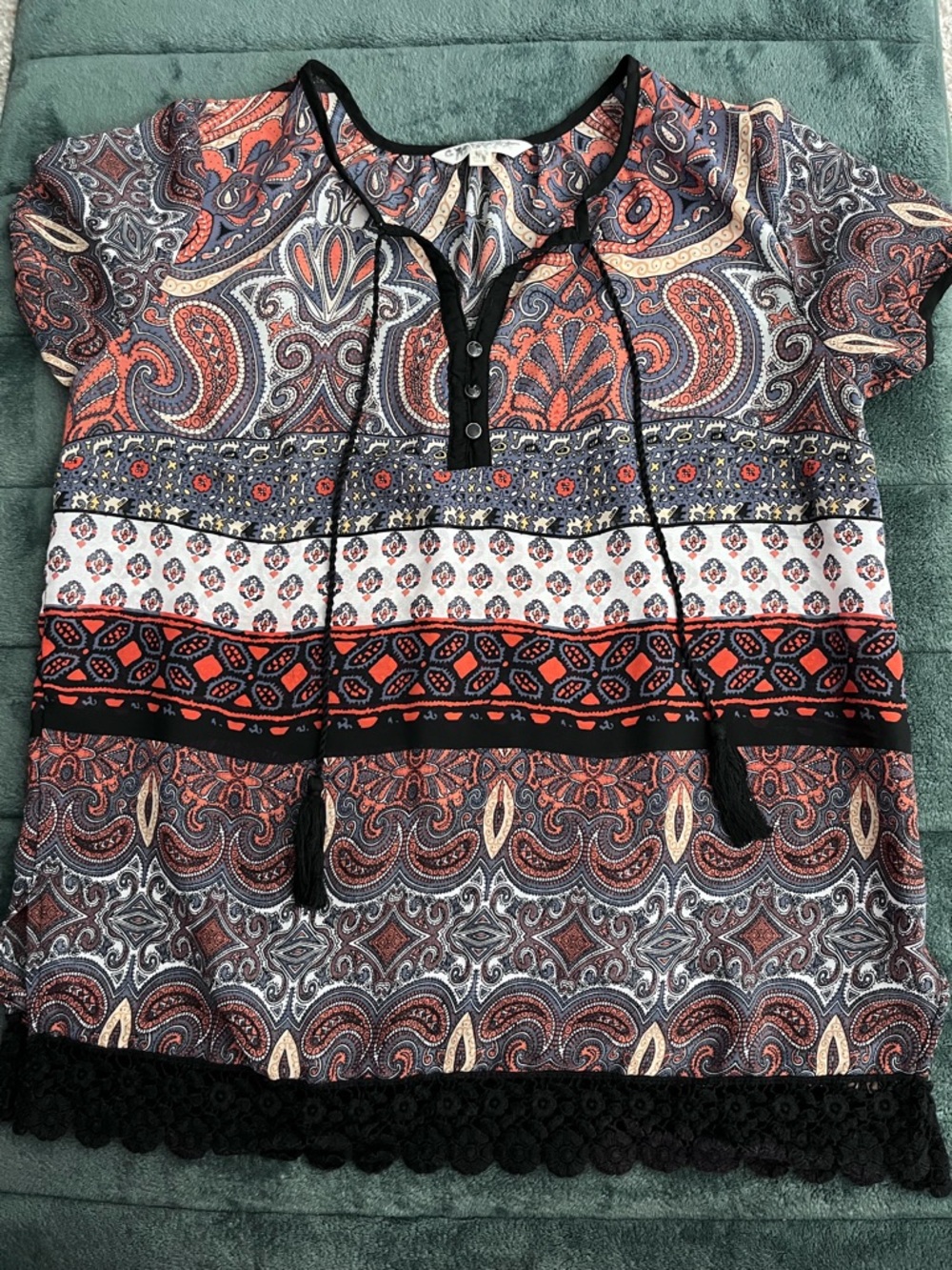 Women’s top (Size M)